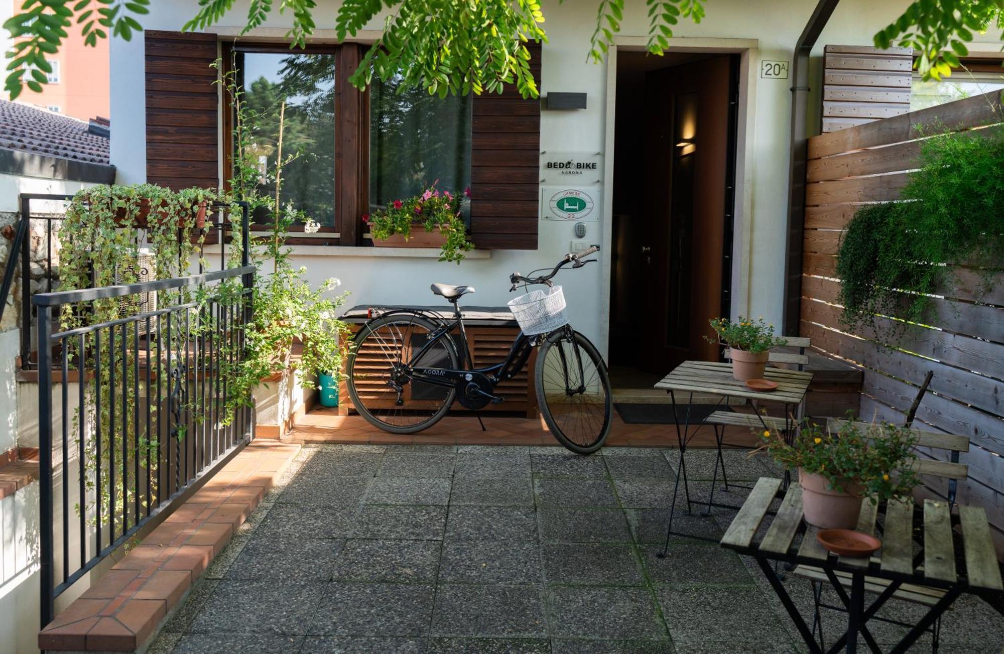 Bed And Bike Verona Exterior foto